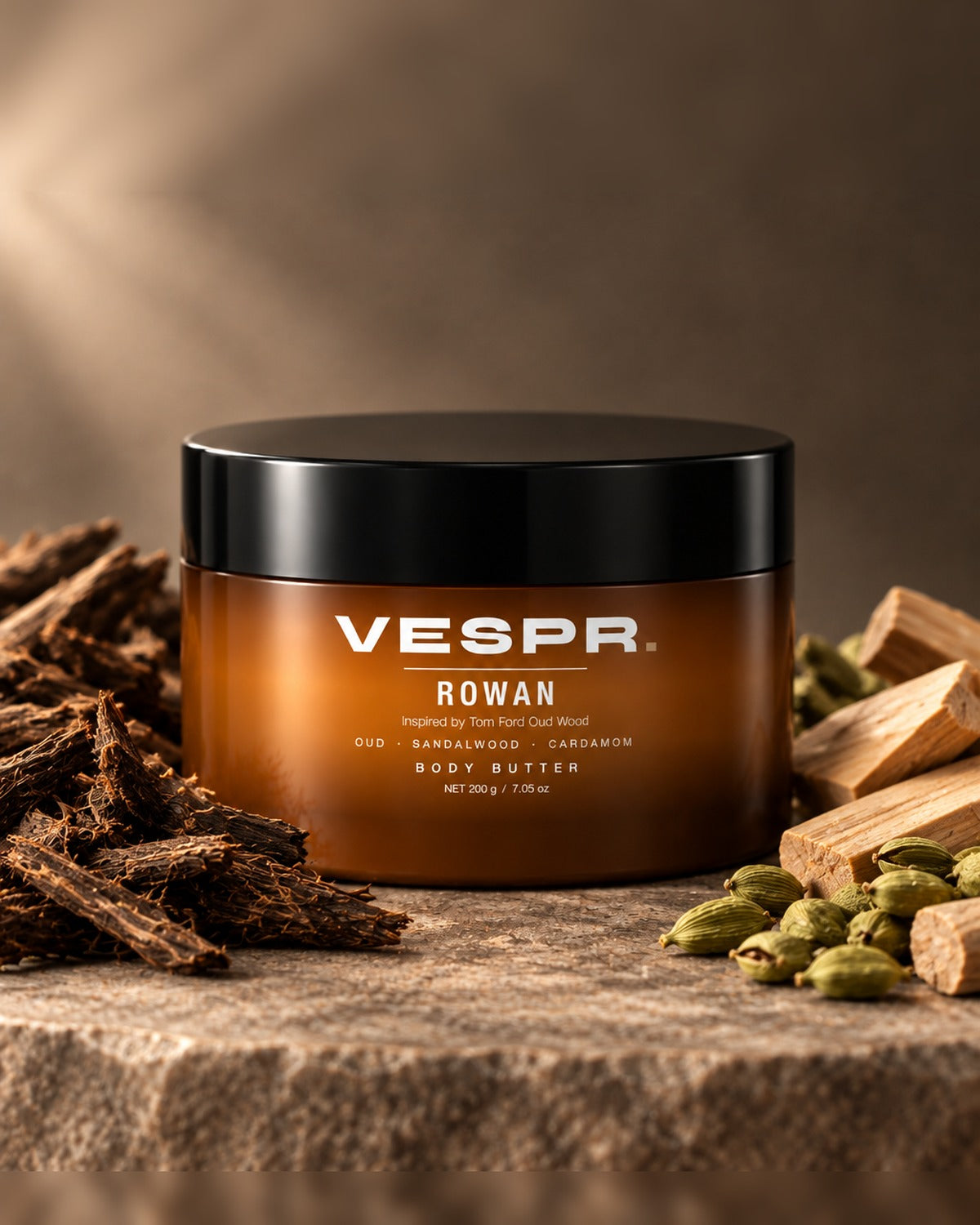 VESPR ROWAN with oud wood, sandalwood and cardamom pods